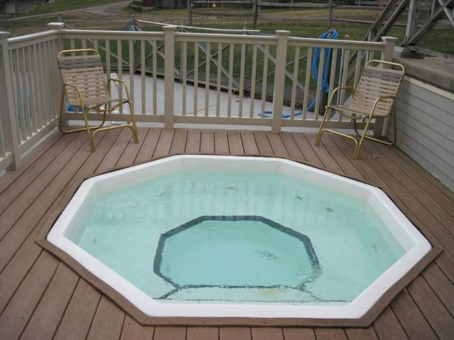 Deluxe Ski On Off 1Br Suite Sleeps 4 On Jiminy Mtn Hancock Eksteriør billede
