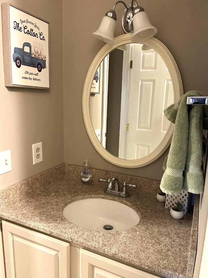 Deluxe Ski On Off 1Br Suite Sleeps 4 On Jiminy Mtn Hancock Eksteriør billede